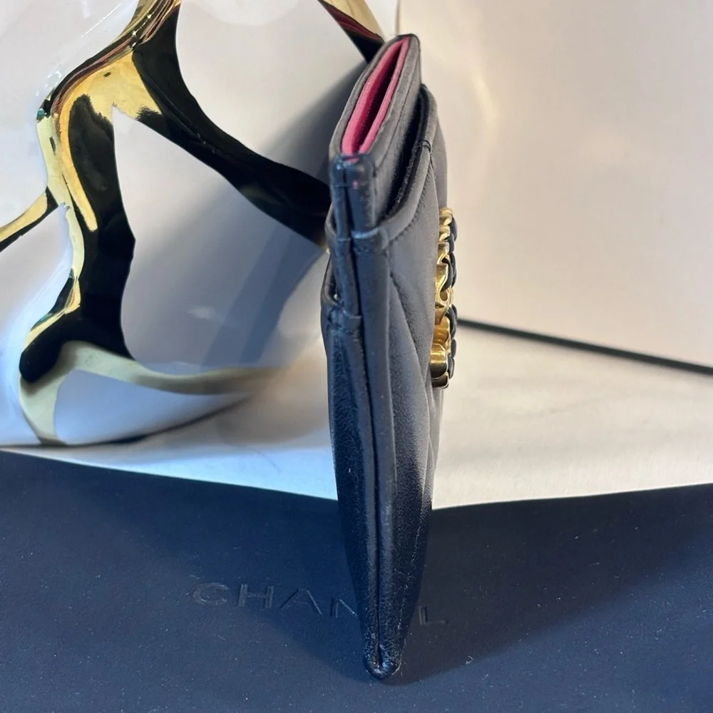 Amazing Chanel 19 Black Card Holder - Picture 11 of 13
